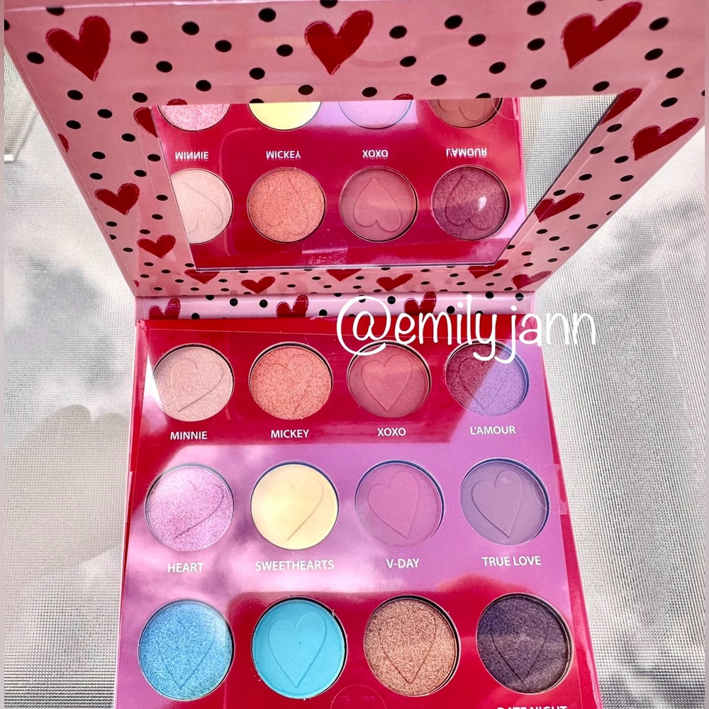 Minnie and Mickey♥️Mouse Eyeshadow Palette - Picture 4 of 9